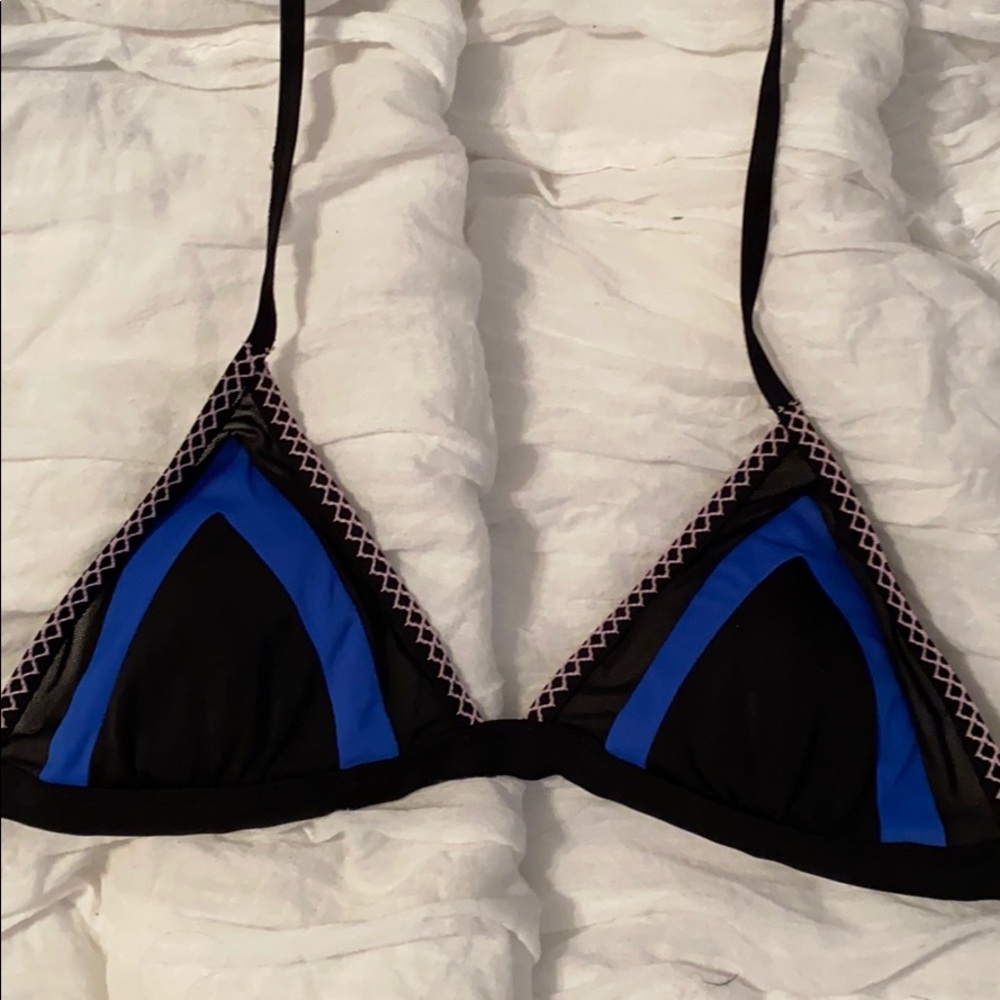 Black bikini top
